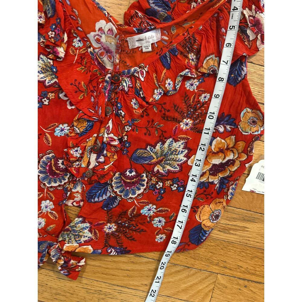 NEW Womens Size L Altar'd State Red Floral Crop Top Button Tie Front Sleeveless - Picture 4 of 5